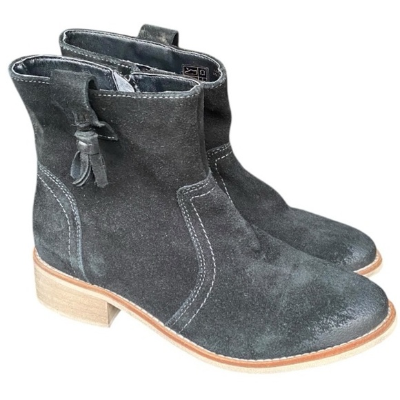 Crevo Linley Black Suede Distressed Booties I Size: 6 - Picture 1 of 11